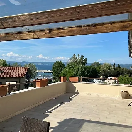 Διαμέρισμα Mansarda A Due Passi Dal Lago *
