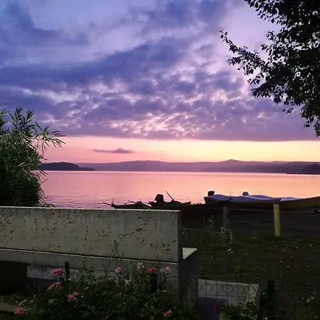 Mansarda A Due Passi Dal Lago Διαμέρισμα *