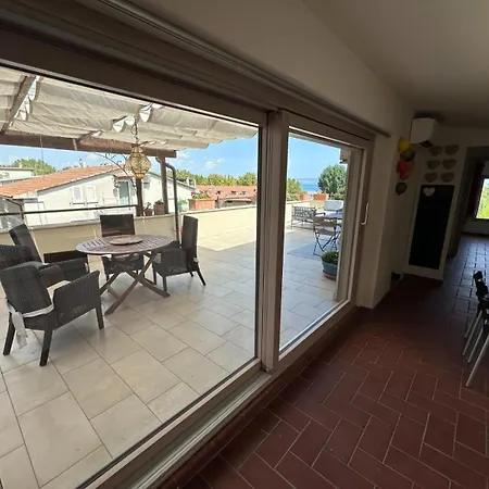 Mansarda A Due Passi Dal Lago Apartmán *