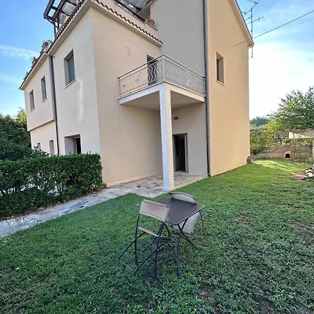 Mansarda A Due Passi Dal Lago Apartmán